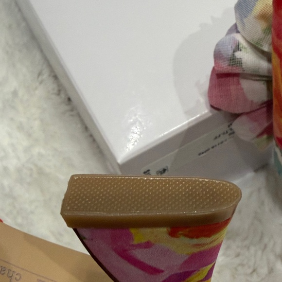 Charles David Colorful Floral Heels,size 7M - Picture 11 of 17